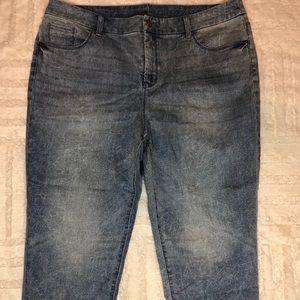 Chico Jeans with light floral design